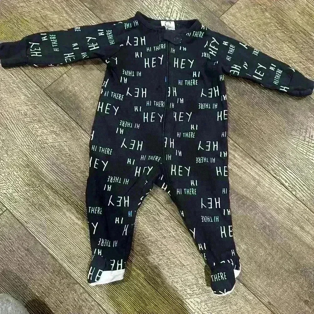 Gerber sleep and play.